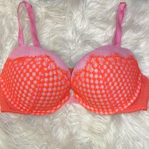 36C Victoria Secret Bombshell blurry tag